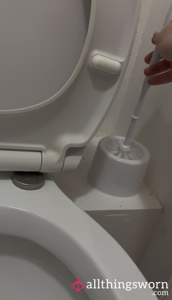 Watch Me Clean A 🚽