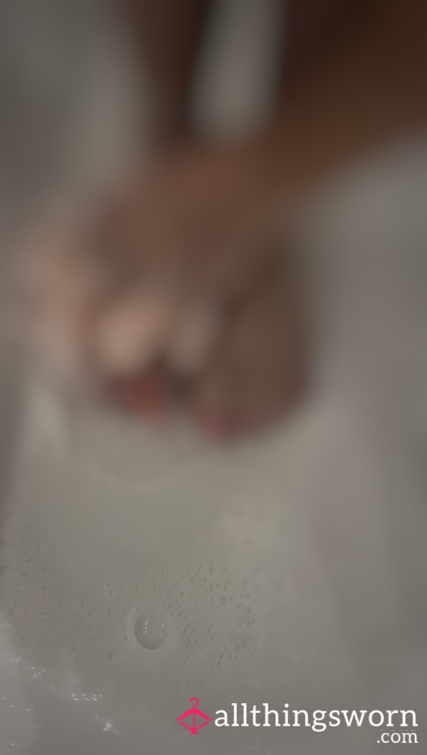 Watch Me Clean My Pretty Feet In The Shower 🧼 💦😍