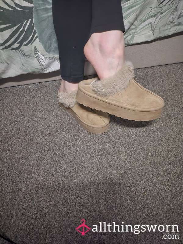 WATCH ME DANGLE MY SLIPPERS