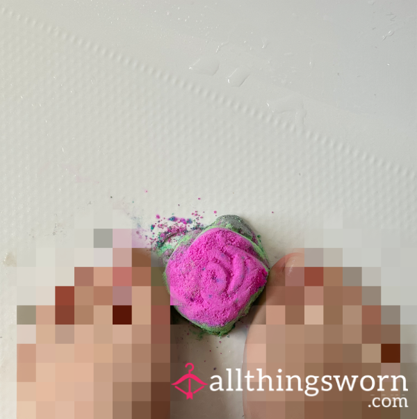 Watch Me Destroy A Bath Bomb For 4 Minutes 🌹