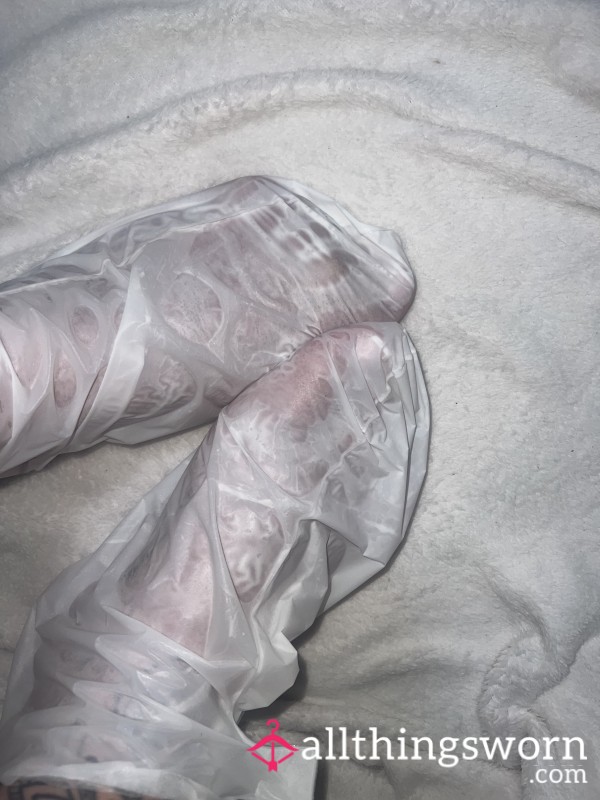 Watch Me Do My Foot Mask