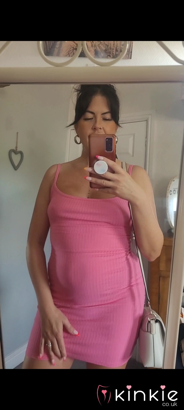 Watch Me Film Myself Once Ive Gone Out With My Vibrating Egg In My Pu**y Making Me Very Wet While Sat In A Pub Until I Have To Let It All Go In The Pub Toilet 🤯😳💦💦💦