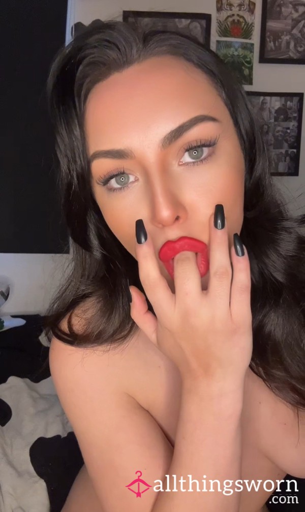 Watch Me F**k Myself With My Bbc Di**o And Vibrator😈