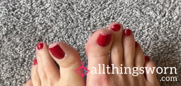 Watch Me Moisturise My Feet