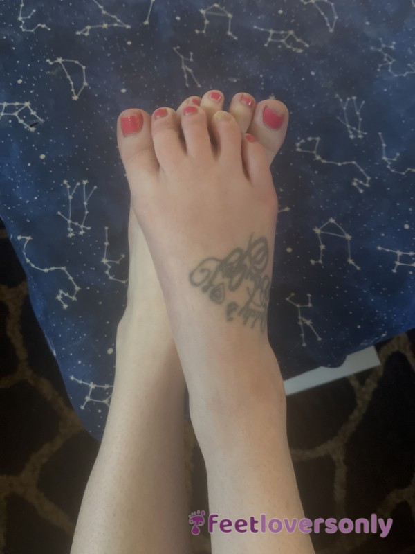 Watch Me Oil My Cute Toes 😜