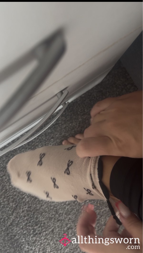 Watch Me Put My Socks And Shoes On