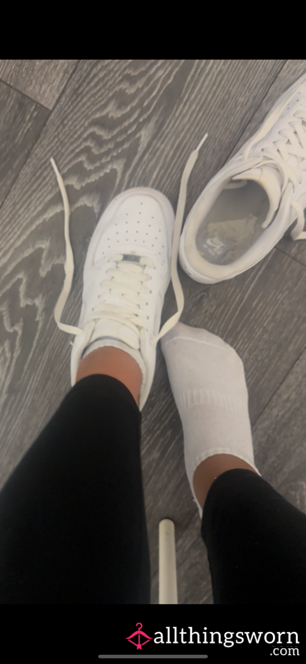 Watch Me Put My Socks And Shoes On👣💦