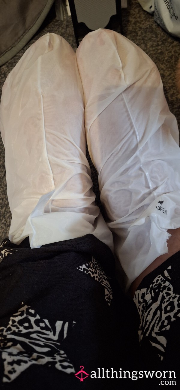 Watch Me Put On My Foot Masks 👣 Completely Unedited In Real Time
