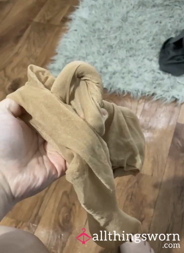 Watch Me Remove My Sweaty Tights After A Night Out // Premade Content 🧦