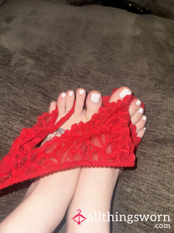 Watch Me Rub My Soaking Wet Panties Through My Delicious Long Toes 💦