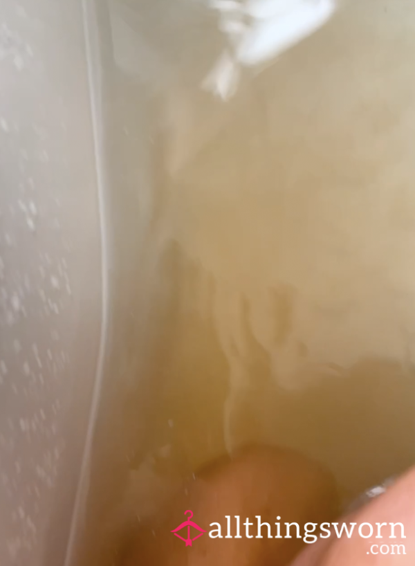 Watch Me Rub Off My Fake Tan In The Bath - Tan Stained Bath Water