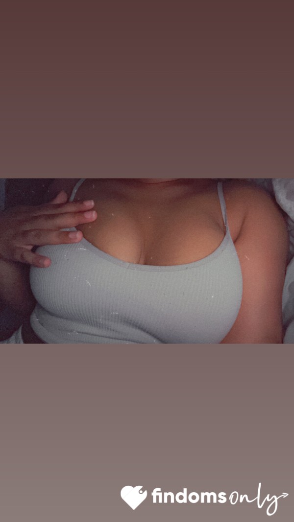 Watch Me Shake My Giant B**bs, Little Subs😘