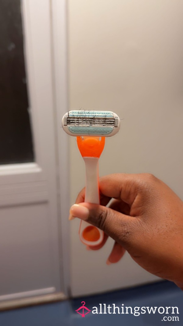 Watch Me Shave During My Late Night Shower 💋