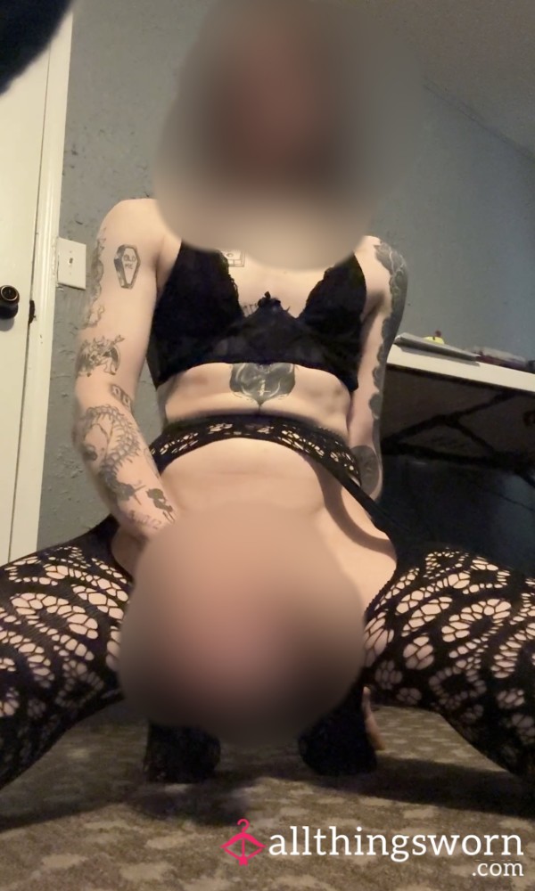 Watch Me Show Off And Play With My Self