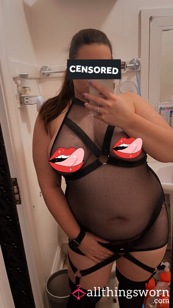 Watch Me Squirt And Play With My Wet Pu**y