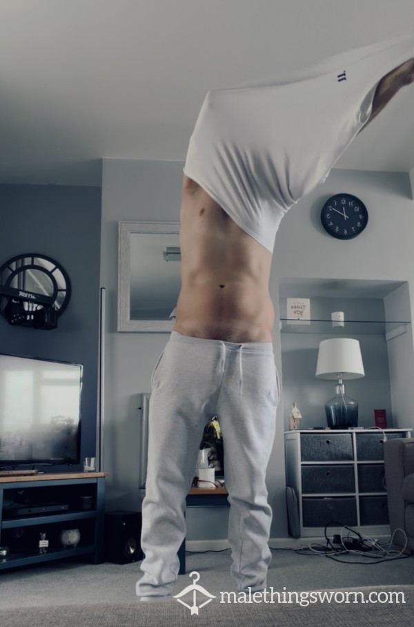 Watch Me Strip Off Completely Naked & Reveal All 😜👀🎥 1 Minute 11 Seconds