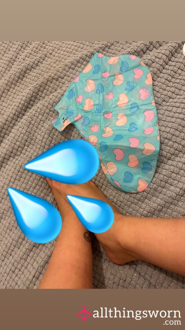 Watch Me Take My Foot Mask Off While I Ignore You👣