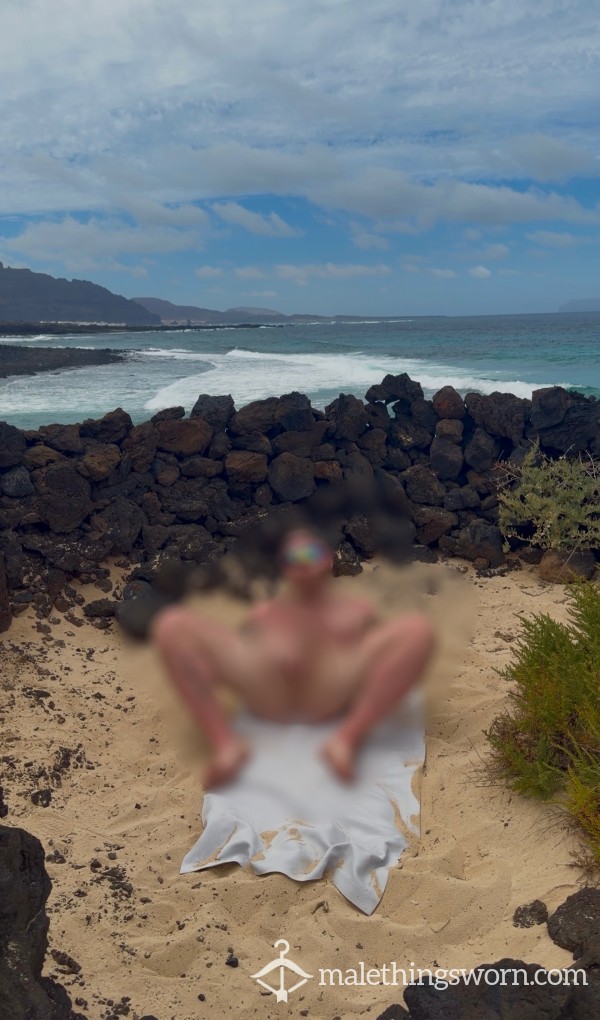 Watch Me Wank And C*m On The Beach Fully Naked While People Are Walking By😈