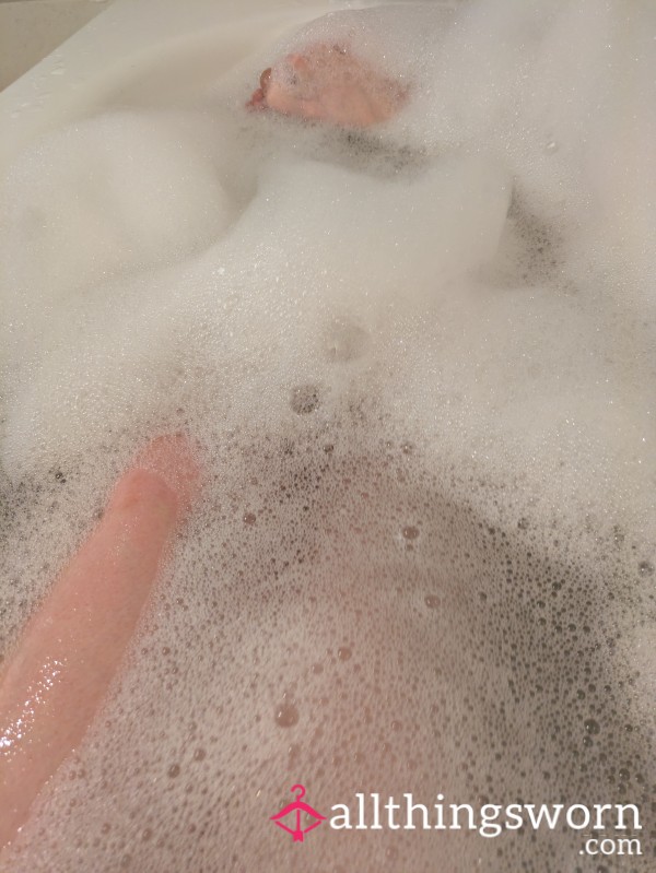 Watch My Feet Play With Each Other In My Bubble Bath 😏💦
