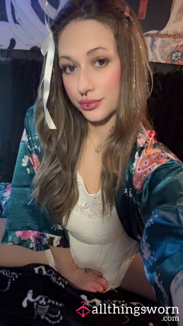 Watch Me Finger My Pu**y On Cam