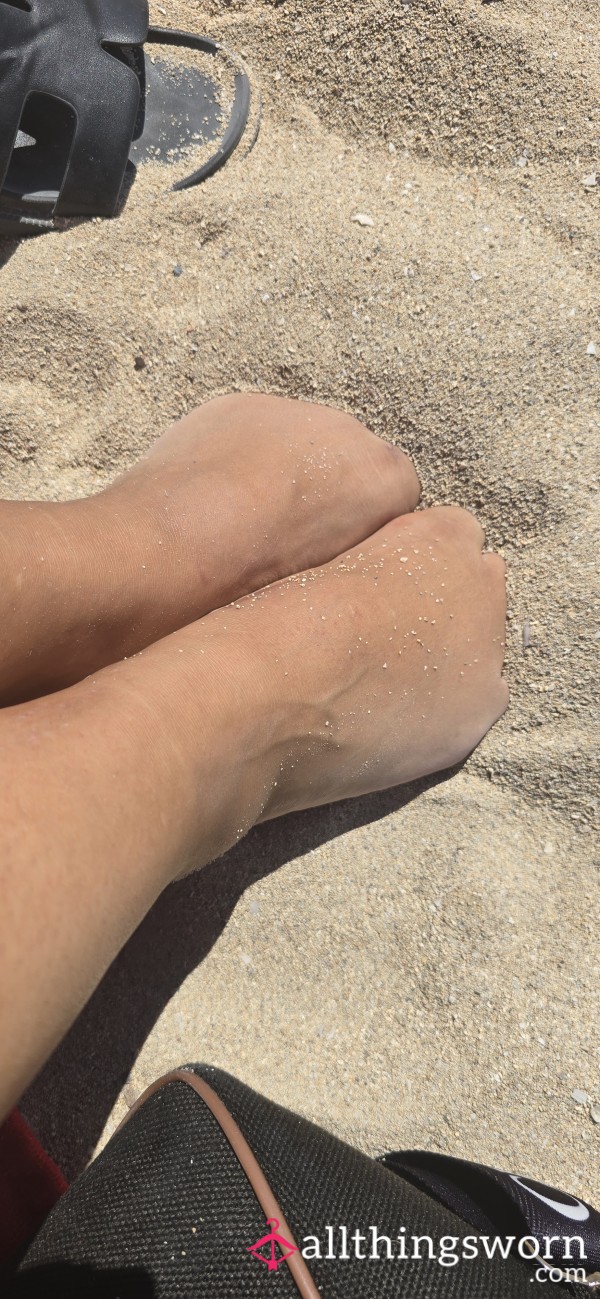 Watch My S**y Hot Feet Play With The Sand
