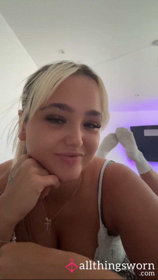 Watch Me Take My Socks Off And Rub My Feet Together 😈