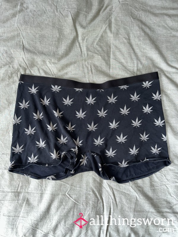 Weed Leaf Boyshorts 24 Hour Wear