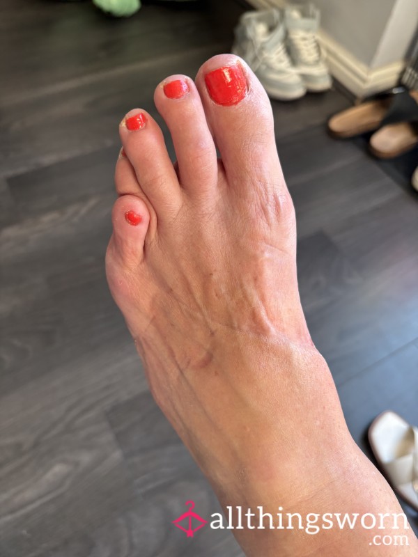 Weird Toe