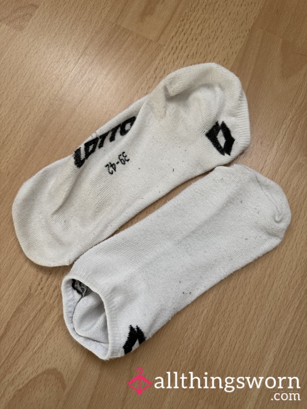 Weiße Socken 3 Tage Getragen