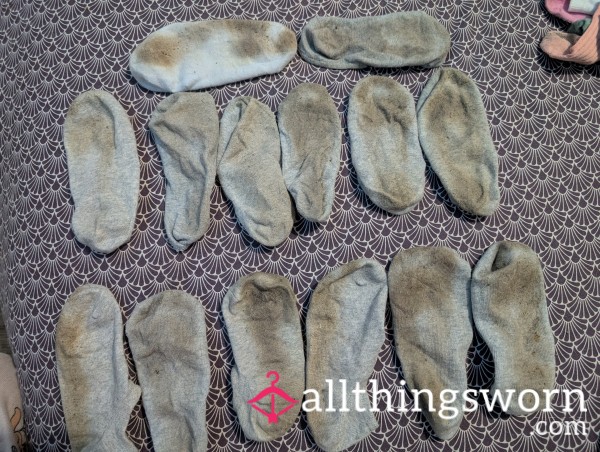 Wel STINKY Bundle Of 7 Ankle Socks 🤢🤢 Floor Cleaning And My Smells Hehe Smells Like Bubblegum Rainbow 🌈🌈🌈 Unfortunately Express Postage Isn't Included In The Price