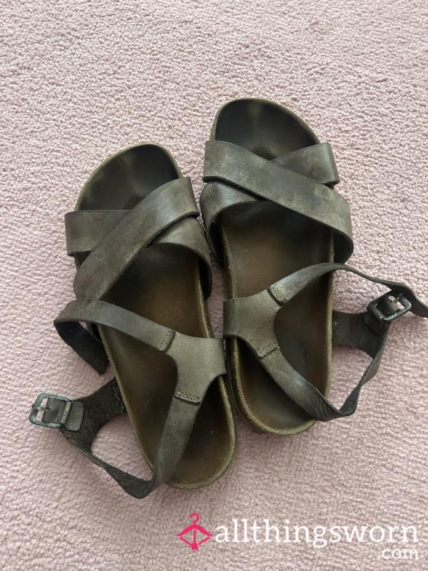 Well-loved Birkenstocks 💕