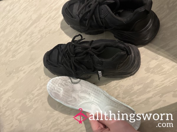 🖤 Well-Loved Black Sneakers – 2 Years Worn