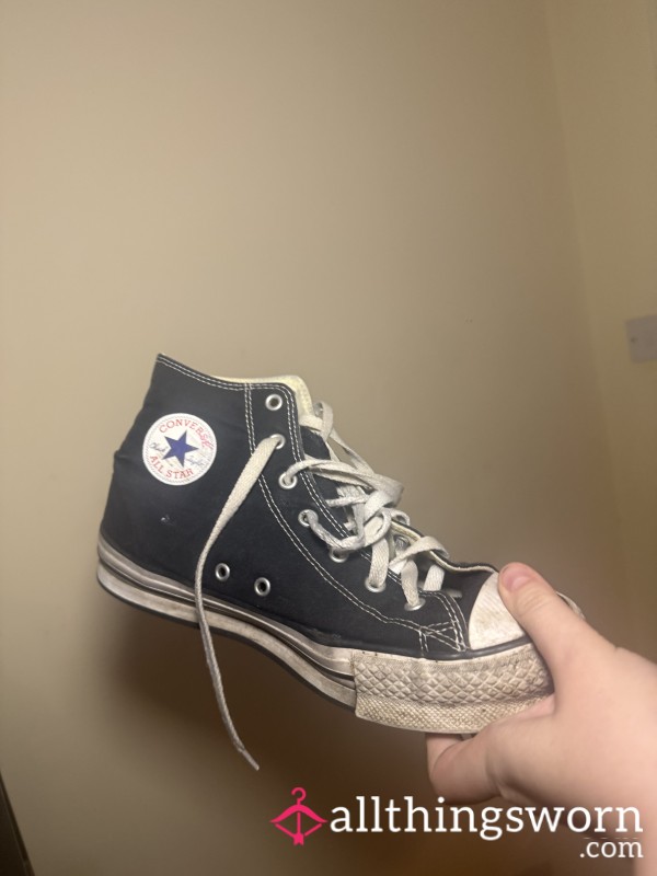 Well Loved Converse, Black, Size 5.5