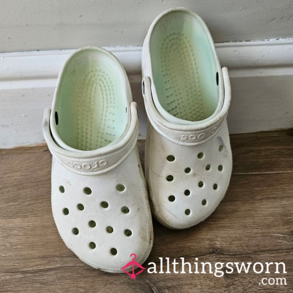 Well Loved Dirty White Crocs 🐊