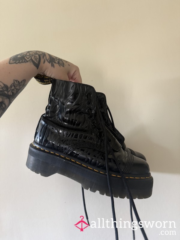 🖤 Well-loved Dr Martens 🖤