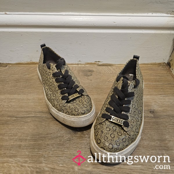 Well Loved Guess Smart Trainers 👟