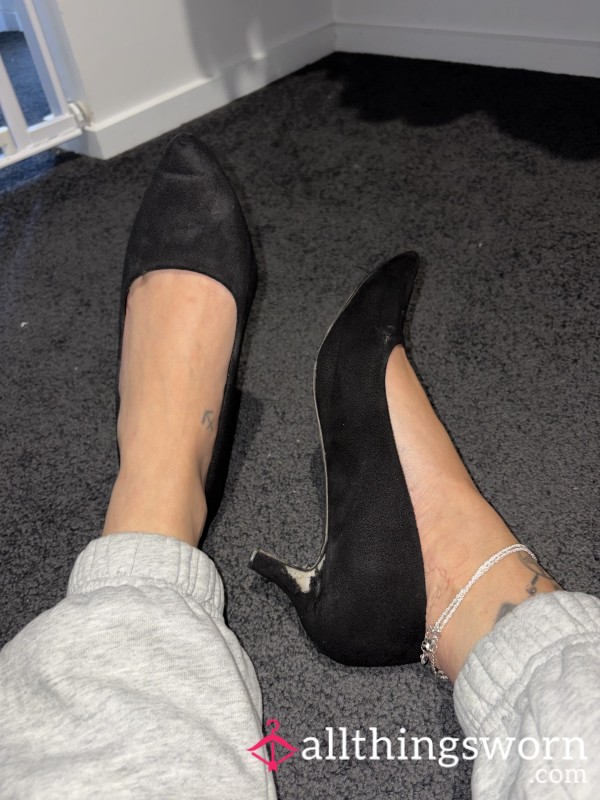 Well Loved Kitten Heels 🖤