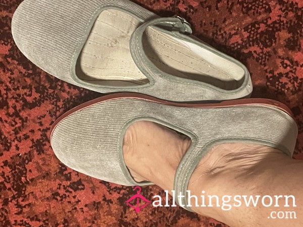 👒 Well Loved Mary Jane Flats 👒