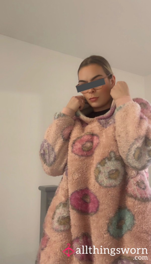 Well Loved Oodie / PJ Hoody / Fluffy Night Jumper / Well Worn Unwashed Pyjama Jumper / Pink With Donuts Warm Fuzzy Oody / 📦 UK Shipping Included / International Shipping Available / 📸 Photo S
