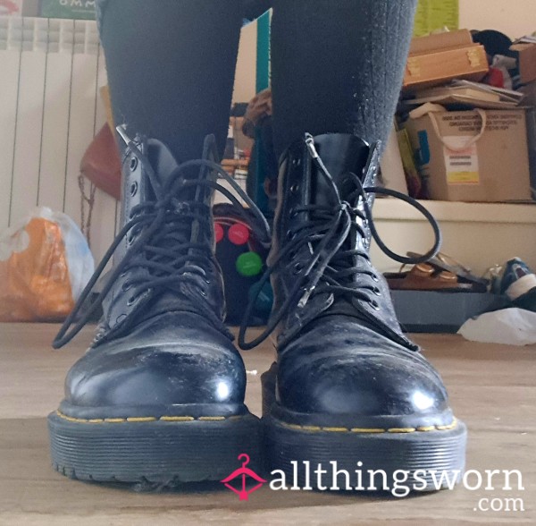 Well Loved Original Doc Martens UK5 EU38