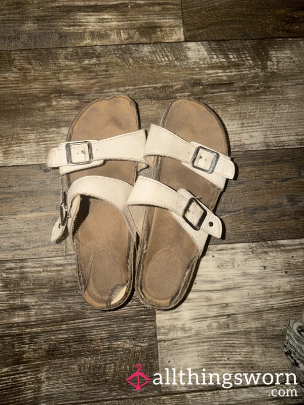 Well Loved Sandals😍