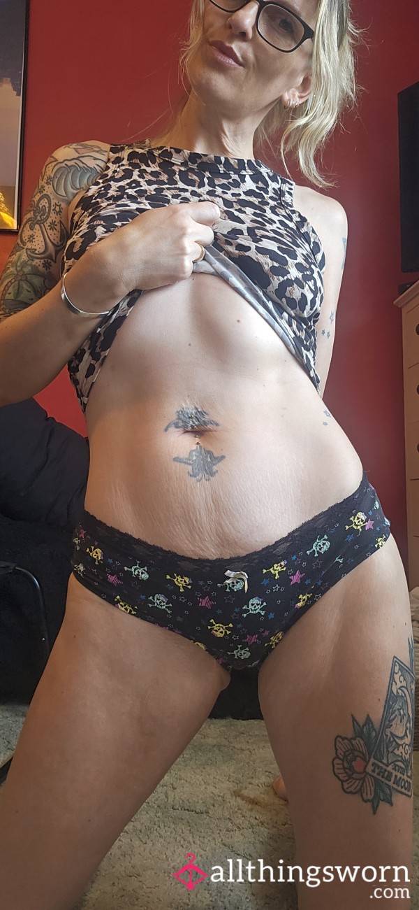 💀🩷 Well-Loved Skull Panties 🩷💀