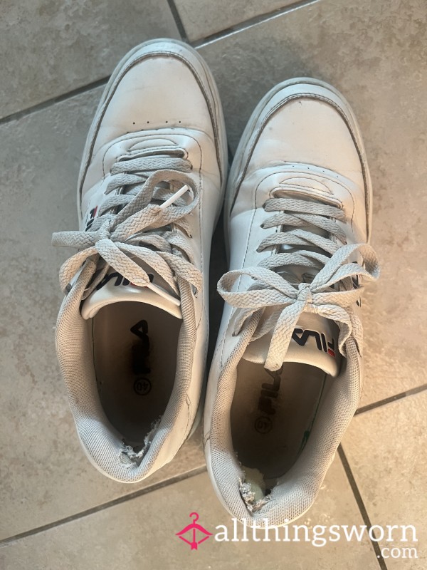 Well-Loved Sneakers💋