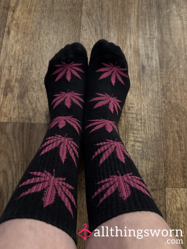 “Well-Loved Socks From Your GummyGoddess 💋”