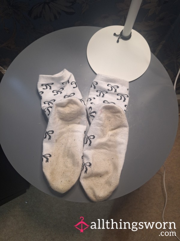 Well Loved, Well Worn Bow Socks