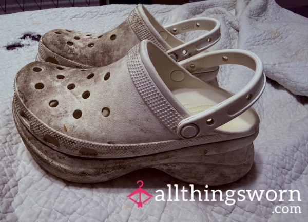 🤍Well-loved White Crocs 🤍