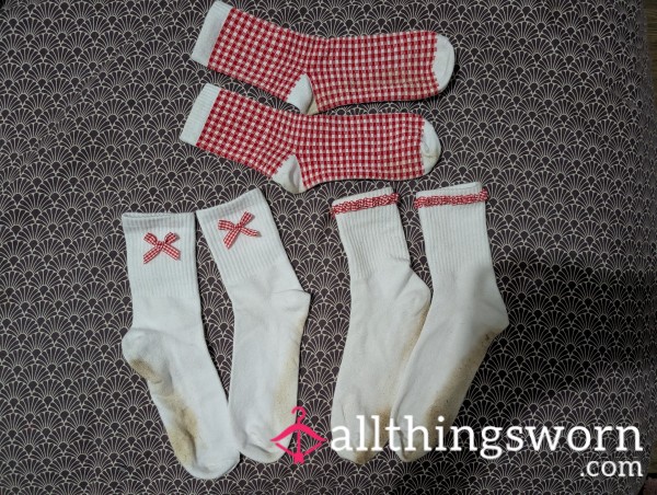 DOWN TO $60 Well "STINKY" LOVED AND WORN DOING HOUSE WORK SMELLS GREAT Worn By Rainbow 🌈🌈🌈🌈