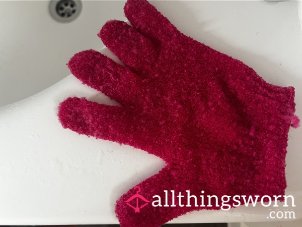 Well-Used 3-Month Shower Glove 💦🧤💋