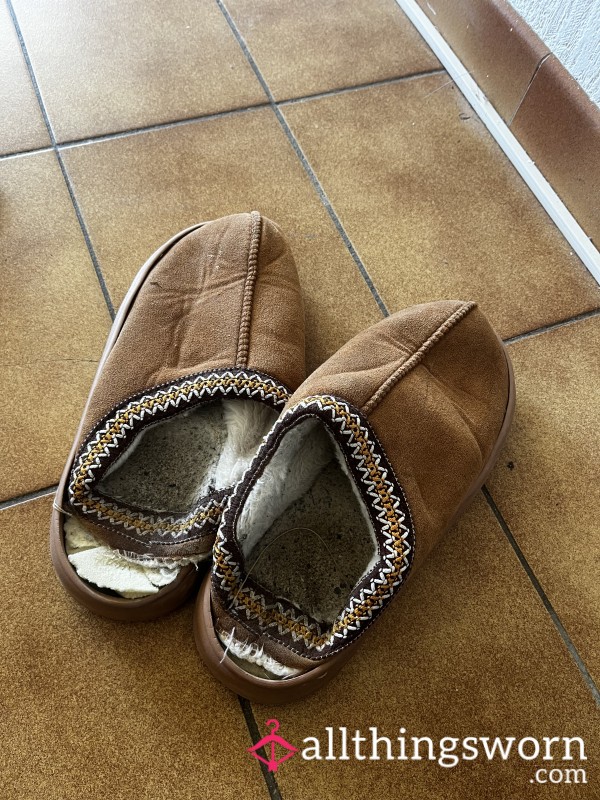 Well-used And Dirty Slippers, Strong Smell