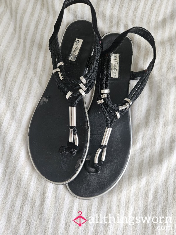 Well Used Black Sandles 🖤